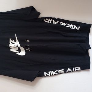 All black Nike men's shirt